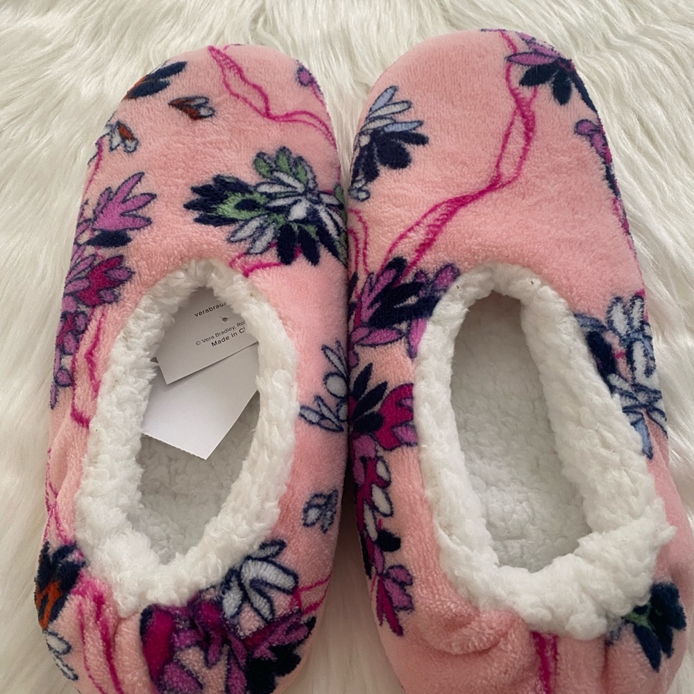 Ladies size large Vera Bradley Slippers. Brand new. Fits size 9-10.